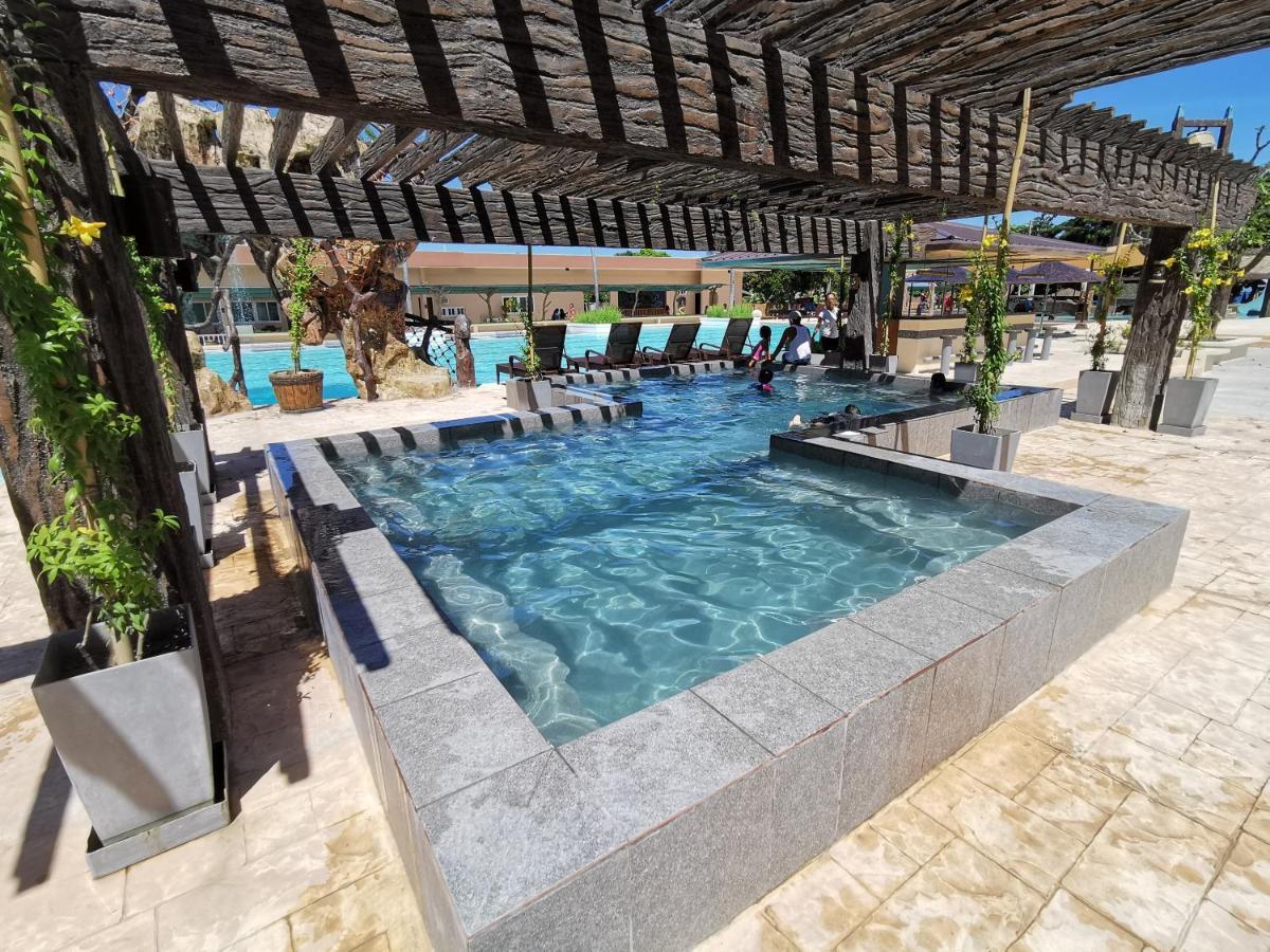 Port Royale Waterpark Resort ドゥマゲティ エクステリア 写真
